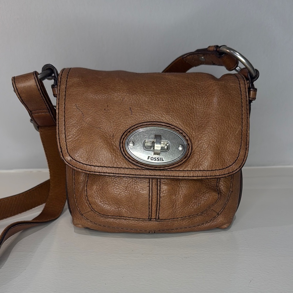 Fossil Brown Leather Messenger Crossbody Bag with Adjustable Strap